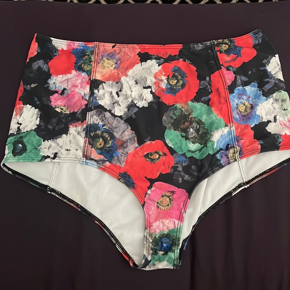 EUC KJ Swim Bottoms